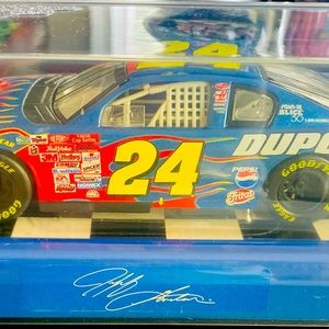 Jeff Gordon DuPont car